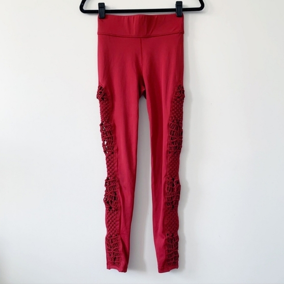 Carbon38 Sayang Tanjung Crochet Leggings Red Size Small - Picture 2 of 8